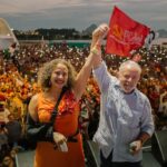 Lula durante ato no Festival Vermelho