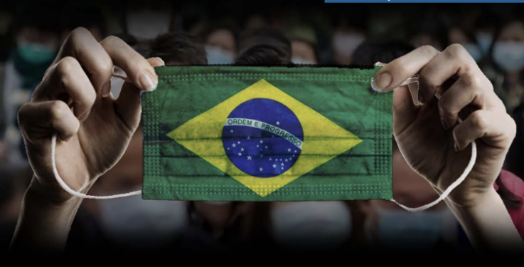 Máscara com a bandeira do Brasil