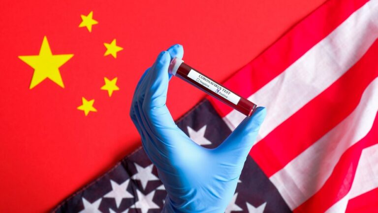 EUA x China: Vacinação coronavírus