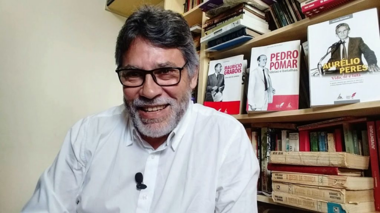 Com 440 páginas, o livro "Péricles de Souza – uma vida uma luta" sai pela editora Anita Garibaldi com apoio da Fundação Maurício Grabois.