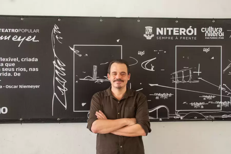 Entrevista com o presidente da Fundação Casa de Rui Barbosa, Alexandre Santini, publicada originalmente no jornal chileno La Nación.