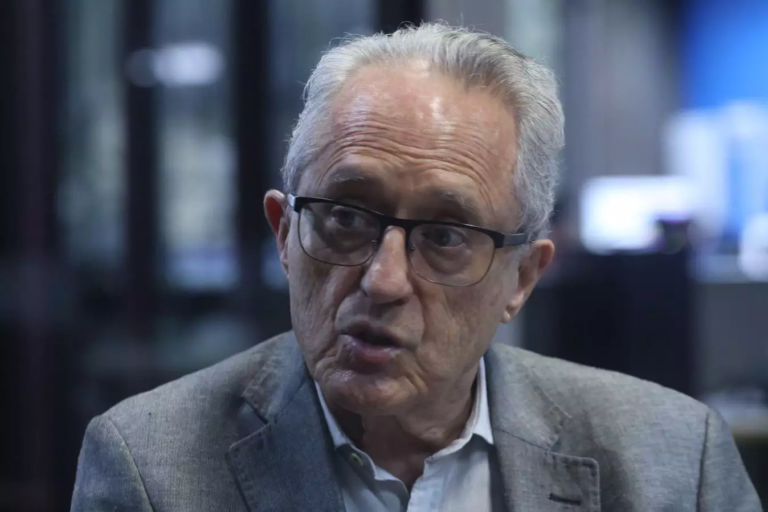 Com uma leitura gramsciana, o novo livro do ex-deputado Constituinte, Aldo Arantes, trata do avanço da extrema-direita no Brasil e no mundo. Foto: Arquivo do autor.