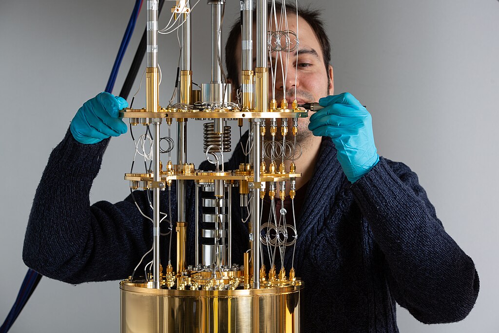 Laboratório QCMX Circuitos Quânticos e Matéria da Escola Politécnica de Paris/ Crédito: École polytechnique - J.Barande CC BY-SA 2.0