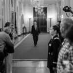 O presidente do Estados Unidos Donald Trump participa de um evento para promover a “Lei Um Grande e Belo Projeto” de sua administração, na quinta-feira, 26 de junho de 2025, na Sala Leste da Casa Branca. (Foto oficial da Casa Branca por Molly Riley)