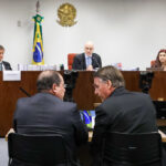 Em 09/07/2025, Jair Bolsonaro ficou frente a frente com Alexandre de Moraes durante os interrogatórios dos réus da Ação Penal (AP) 2668. Foto: Gustavo Moreno/STF