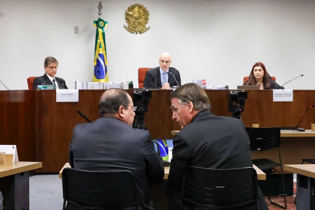 Em 09/07/2025, Jair Bolsonaro ficou frente a frente com Alexandre de Moraes durante os interrogatórios dos réus da Ação Penal (AP) 2668. Foto: Gustavo Moreno/STF