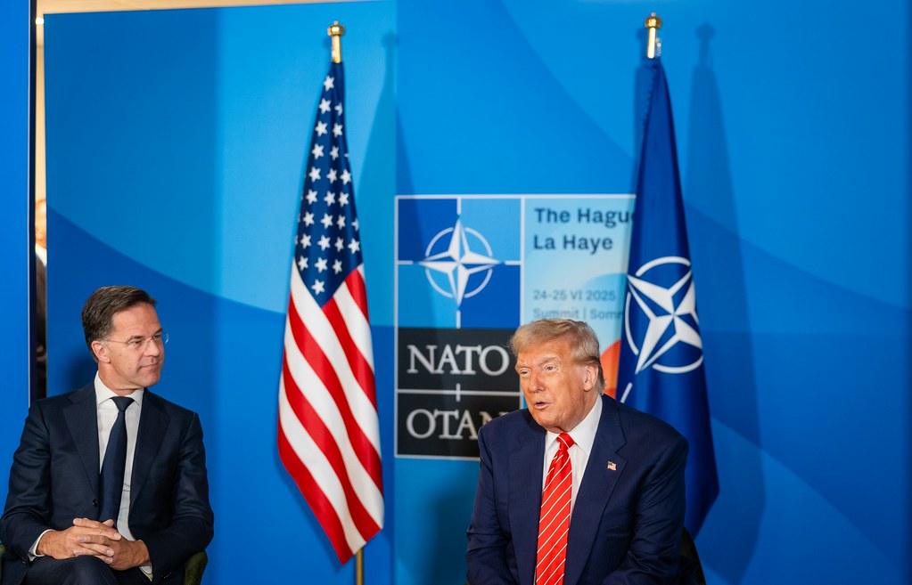 Haia (Países Baixos), 25/06/2025 – O Secretário-Geral da OTAN, Mark Rutte, e o presidente dos Estados Unidos, Donald Trump, durante a Cúpula da OTAN de 2025. Foto: Martijn Beekman/OTAN