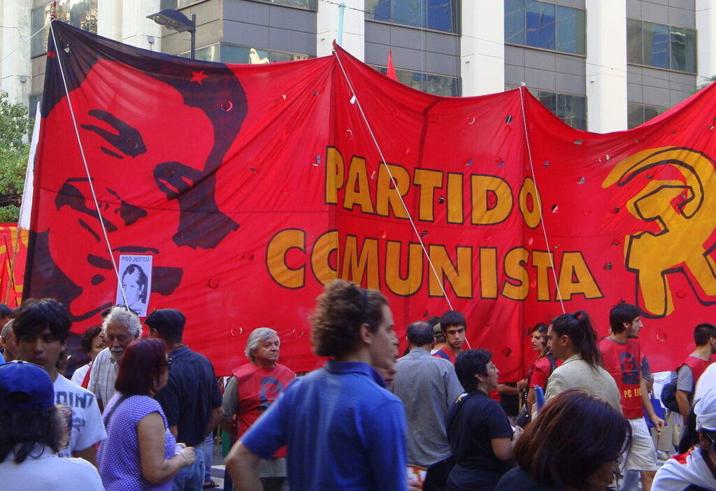 Militantes do Partido Comunista da Argentina em ato pelo Dia Nacional da Memória pela Verdade e Justiça. Foto: Banfield, CC BY 3.0