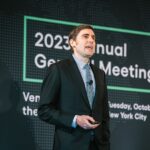 Com 45 anos, Eduardo Saverin é o brasileiro mais rico do mundo, segundo a lista Forbes 2025, com patrimônio de R$ 227 bilhões. Em um ano, seu patrimônio cresceu 45,5% devido à valorização das ações da Meta. Foi o primeiro investidor e cofundador do Facebook. Atualmente, é cofundador e co-CEO da B Capital. Foto: B Capital / Divulgação / LinkedIn
