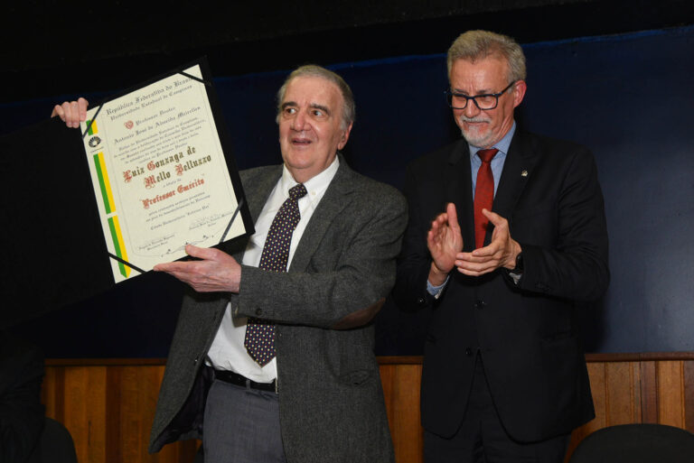 Concessão do título de professor emérito da Unicamp ao advogado e economista Luiz Gonzaga Belluzzo. Foto: Antonio Scarpinetti/SEC Unicamp.