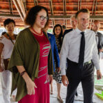Belém (PA), 06/11/2025 — A ministra da Ciência, Tecnologia e Inovação, Luciana Santos, e o presidente da França, Emmanuel Macron, durante visita ao barco Iaraçu e diálogo com pesquisadores na Universidade Federal do Pará (UFPA), em evento realizado pelo Ministério da Ciência, Tecnologia e Inovação (MCTI). Foto: Luara Baggi (ASCOM/MCTI)