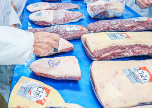 12.04.2024 - Presidente da República, Luiz Inácio Lula da Silva, durante visita à planta frigorífica em Campo Grande, na Rodovia BR-060. Campo Grande - MS Foto: Ricardo Stuckert / PR